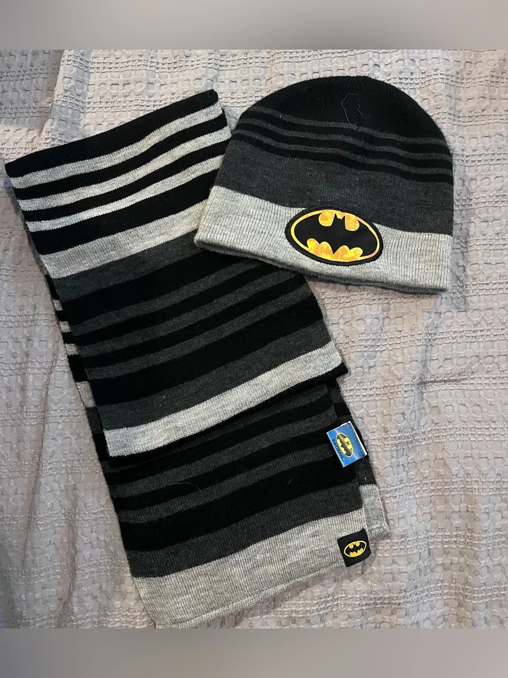 DC Comics Batman Black & Gray Striped Beanie and Scarf Set